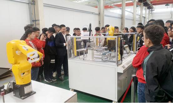 ����C���˰��չ��S�֟��[��һ��